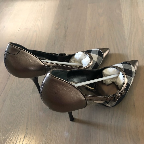 Burberry Heels - Picture 2 of 8